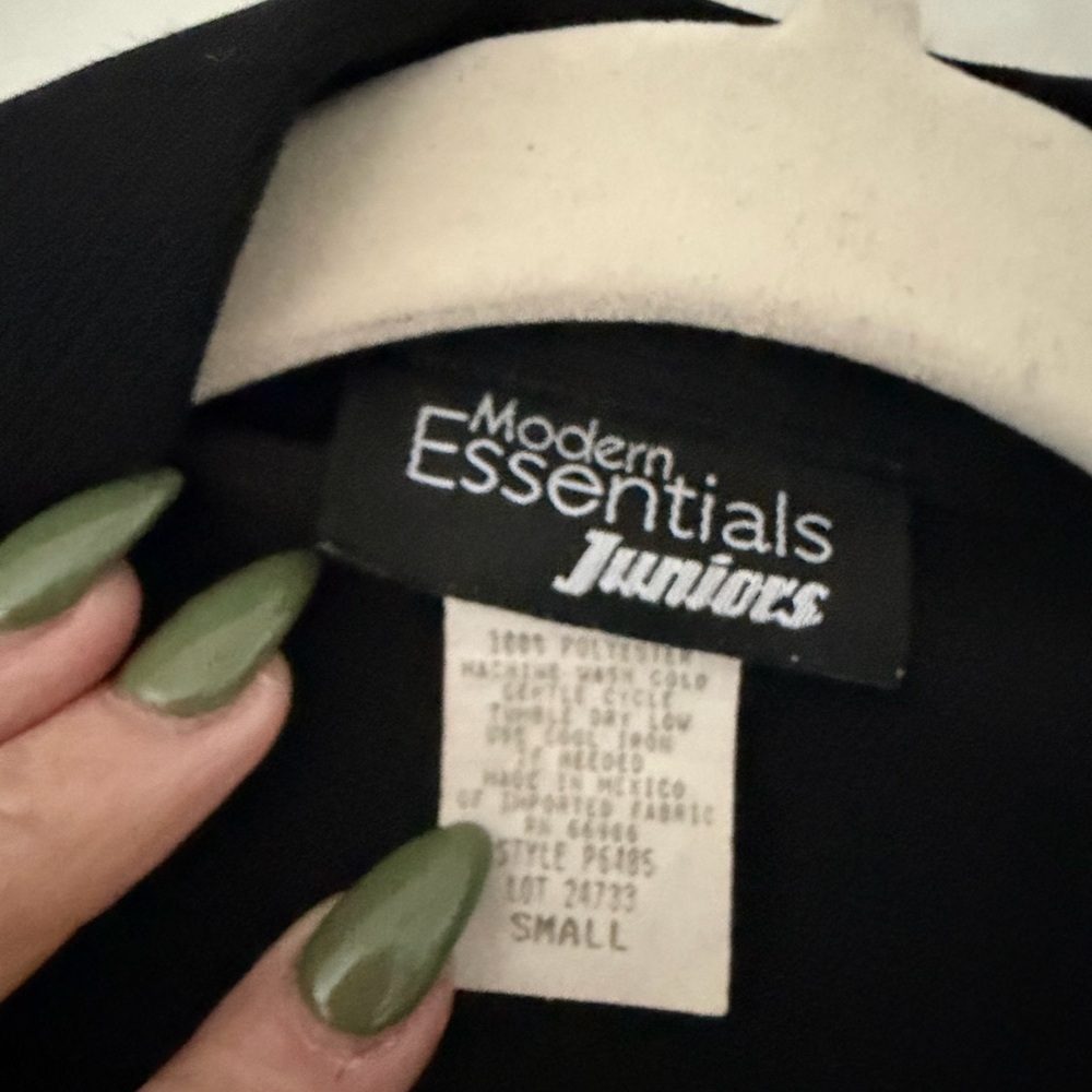 Elegant Black professional modern tightening fitted extra chic Women's Blazer - Picture 5 of 5